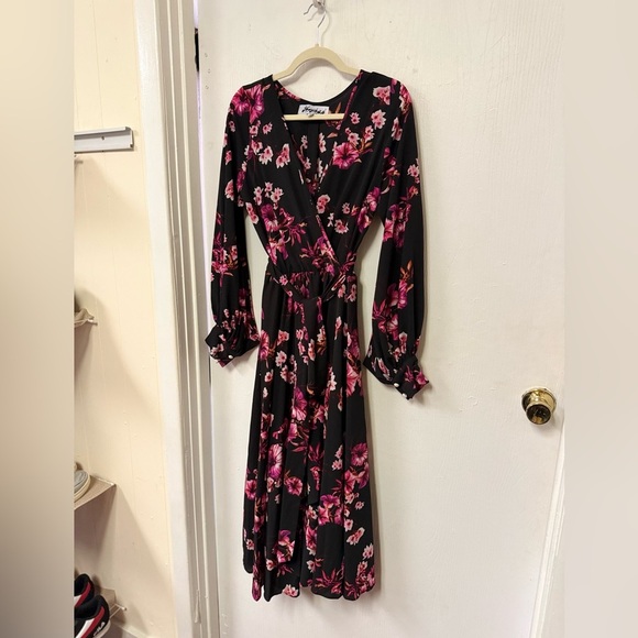EUC Meghan LA Women's Floral Maxi Dress - Black and Pink - Picture 3 of 7